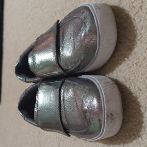 Sparkly silver Toms loafers, sz 8.5, EUC